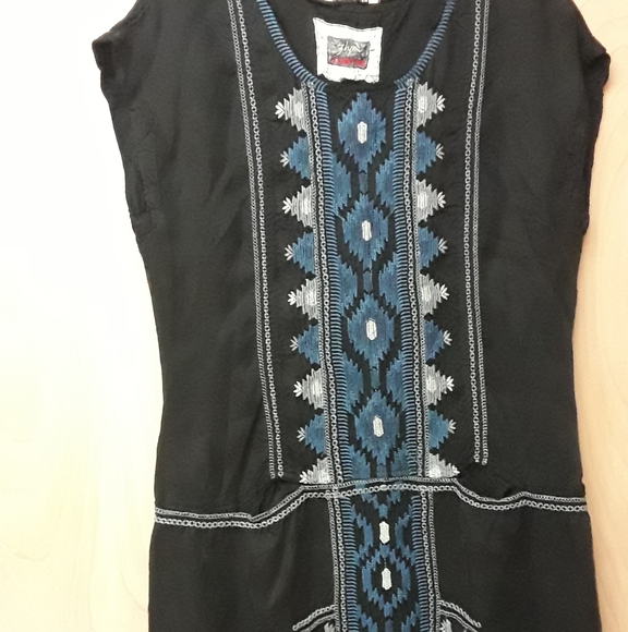 Johnny Was Black Blue Embroidered Pocket Tunic - Picture 2 of 8